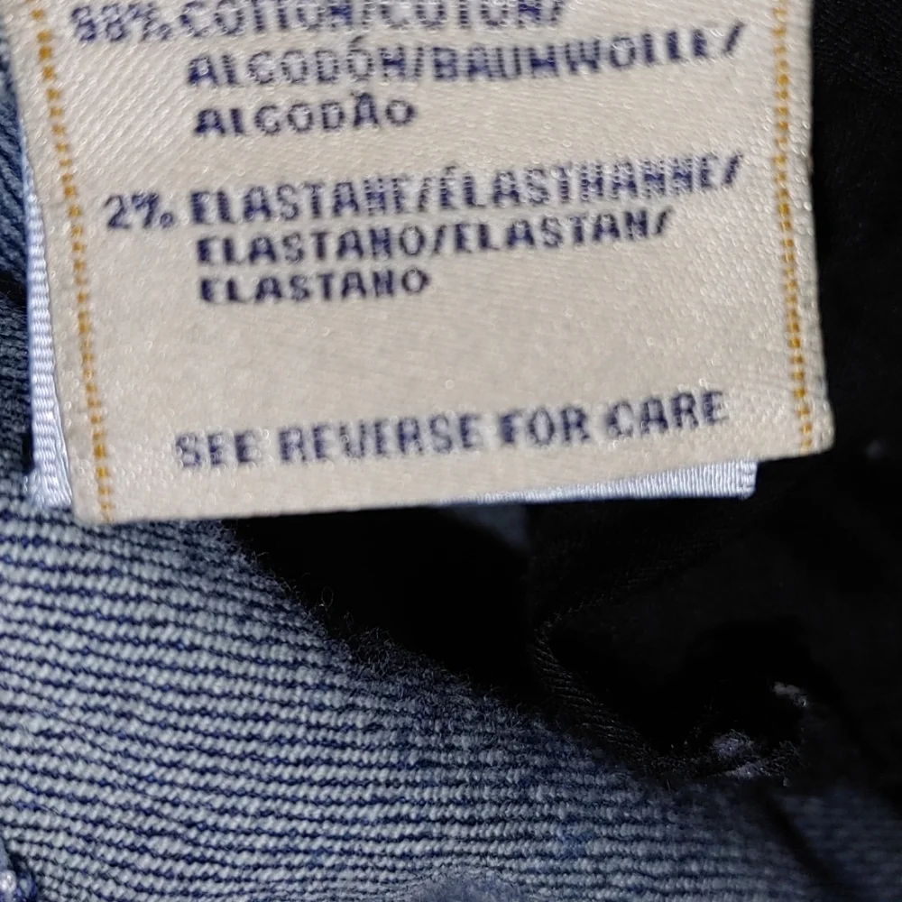 Miss Me Jean Shorts - Picture 3 of 4